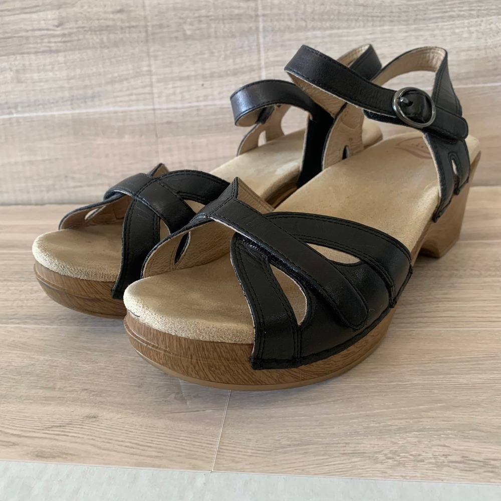 Dansko Black Leather Wedge Sandals Size 39 Buckle Ankle Strap